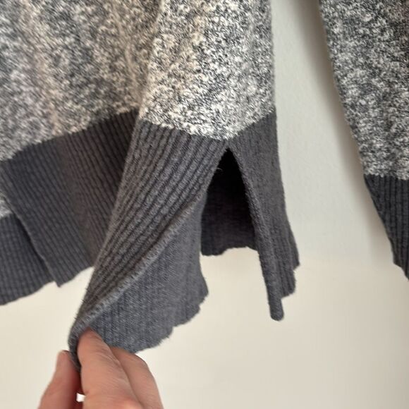 L.L. Bean Signature Women Gray speckled color block linen blend knit Sweater SM - Picture 5 of 11
